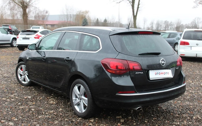 Opel Astra cena 28800 przebieg: 175000, rok produkcji 2013 z Tarnogród małe 562